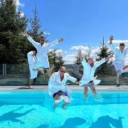 Be Be Chalet - Premium Jacuzi & Private Pool Bukovel Exterior foto