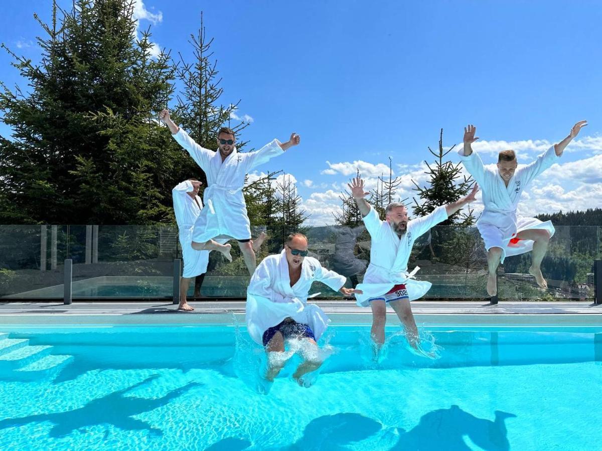 Be Be Chalet - Premium Jacuzi & Private Pool Bukovel Exterior foto