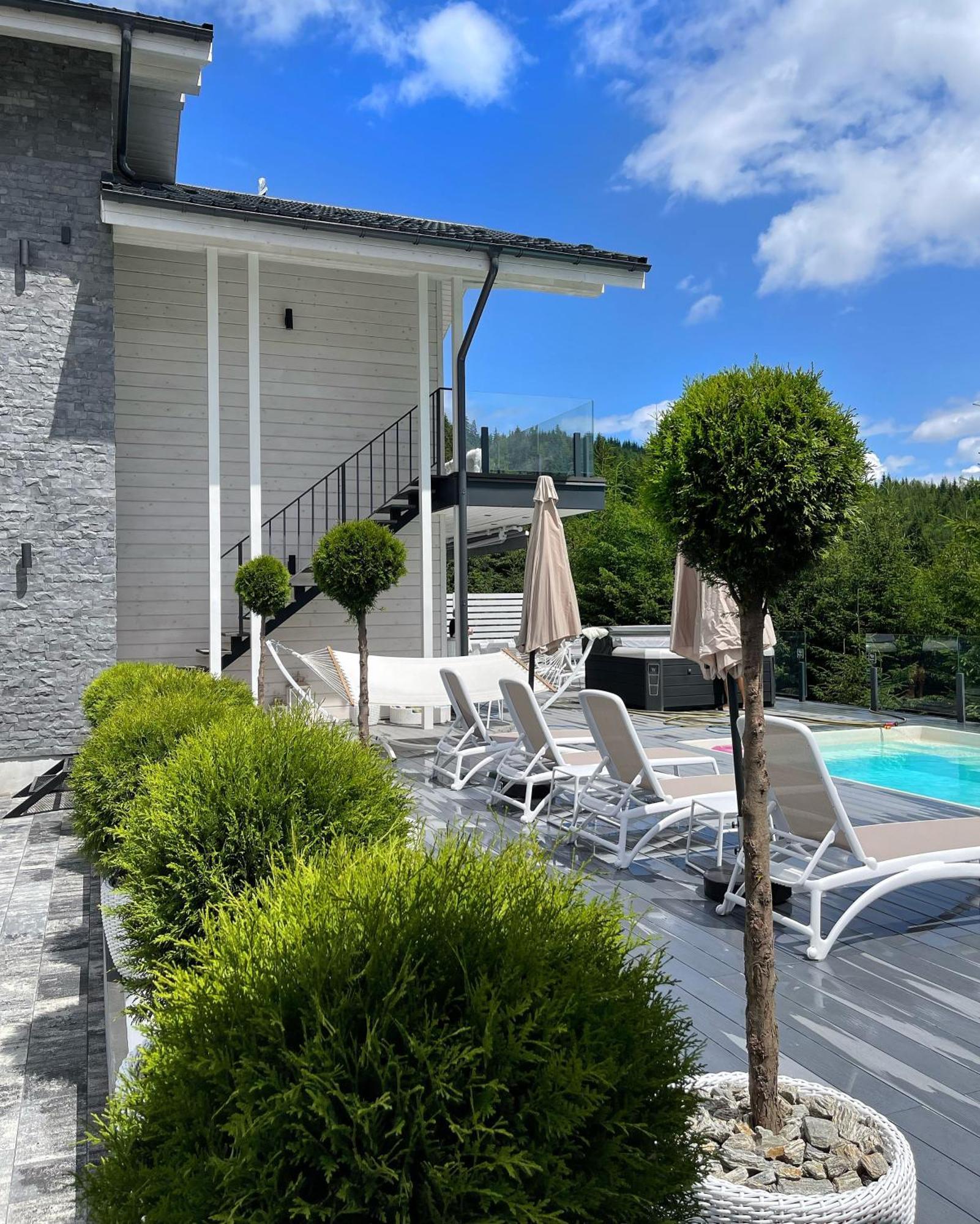 Be Be Chalet - Premium Jacuzi & Private Pool Bukovel Exterior foto